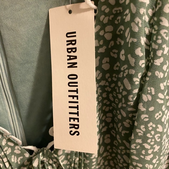 Lucy & Dity UO, Printed Tiered Chiffon Mini Dress - Picture 3 of 3